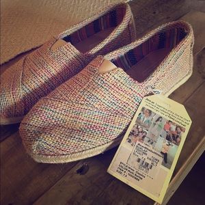 NEW with tags Multicolored Burlap TOMS