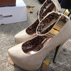 Beige pumps