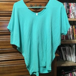 Super cute mint top