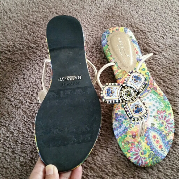 Sandals - Picture 3 of 4