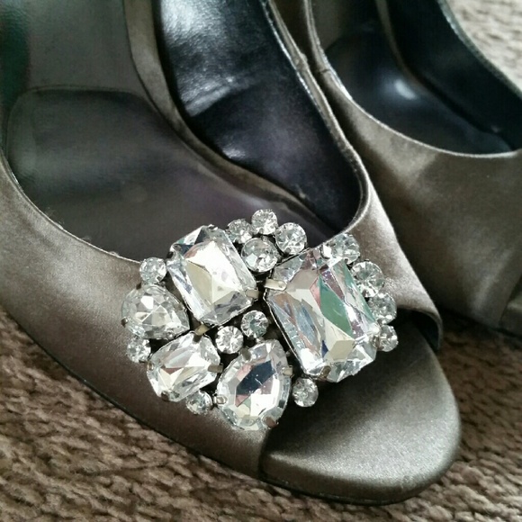 Pumps - Picture 3 of 4