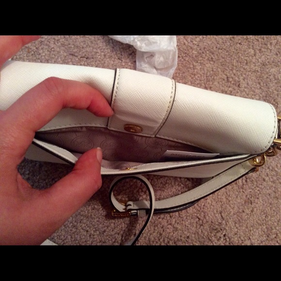 MK Futon Leather Body Messenger - Picture 4 of 4