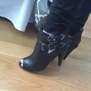 Guess heels