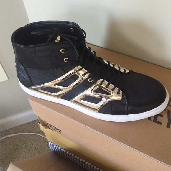 Mens gym shoes!