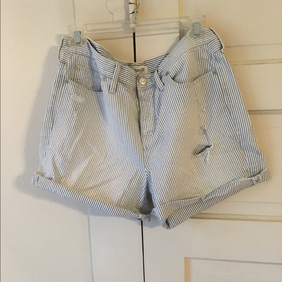 Madewell boyfriend, distressed shorts