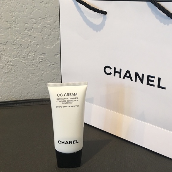 CHANEL CC cream correction complete