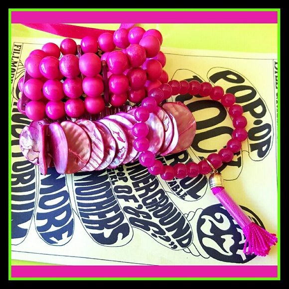 ❌❌SOLD❌❌ PINK Bracelet Lot! Tassel ,Wood ,Shells - Picture 3 of 3
