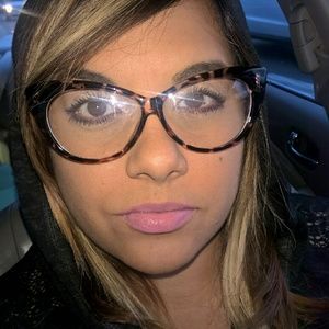 Meet your Posher, Linnette