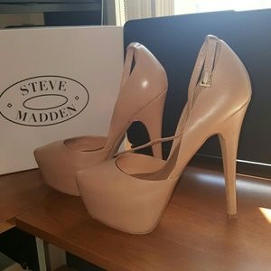 Nude ankle strap pumps
