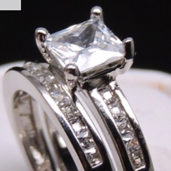 Wedding ring set - Picture 2 of 3