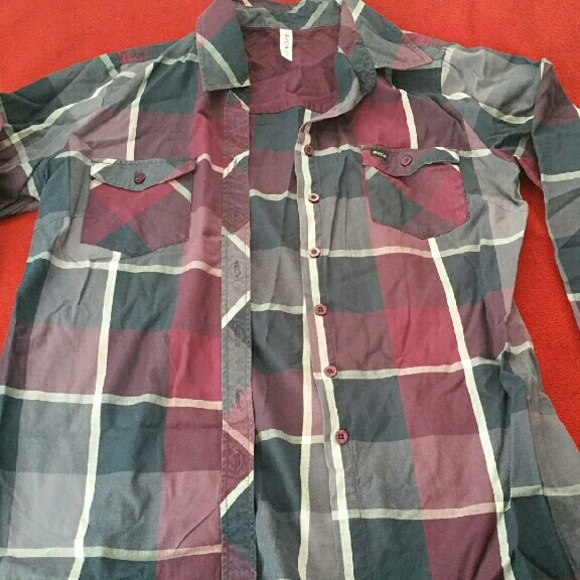 2 pocket long sleeve button up