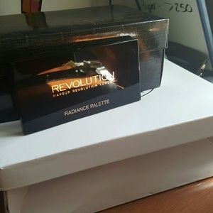 Revolution radiance palette