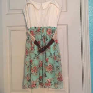 Floral lace strapless dress