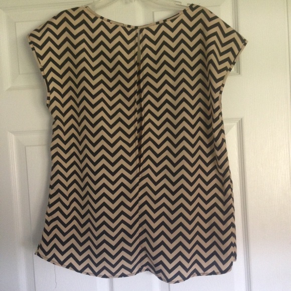 Striped top - Picture 2 of 2
