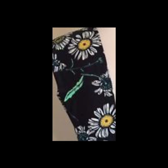 TC black daisy LulaRoe leggings