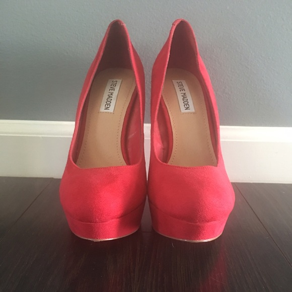 Steve Madden pumps