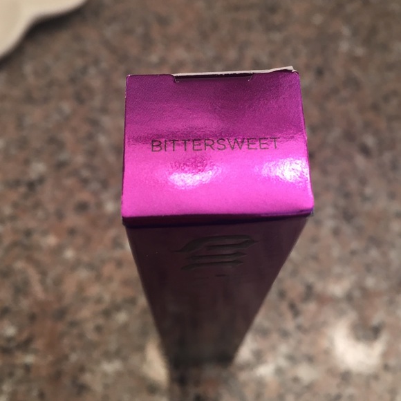 Urban Decay Revolution High-Color Lipgloss - Picture 2 of 4