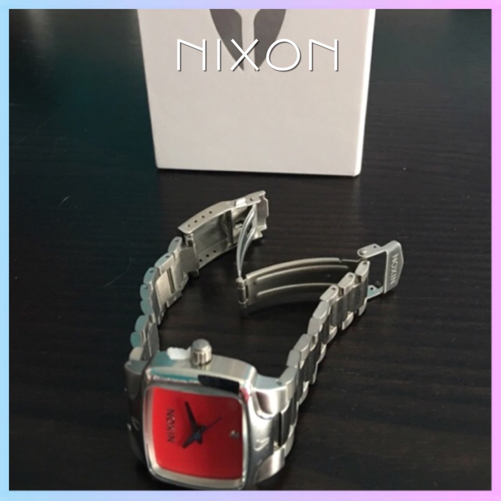 New Nixon Player Coral Watch