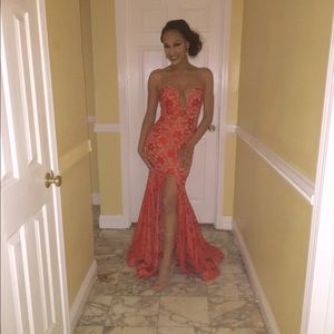 Ball Gown/ Prom Dress