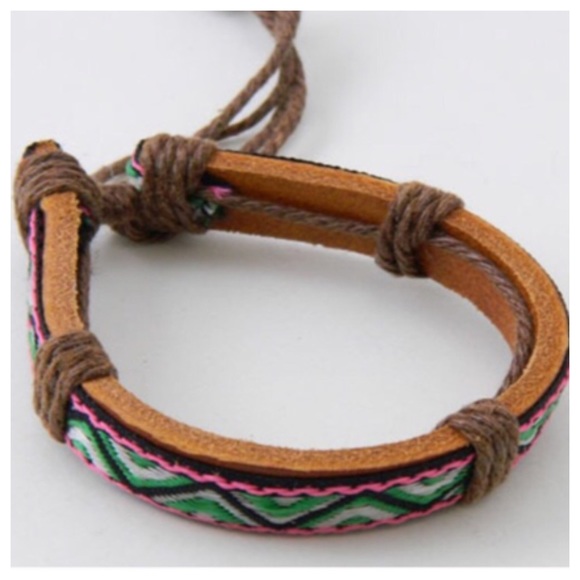 Genuine leather chevron bracket - Picture 2 of 3