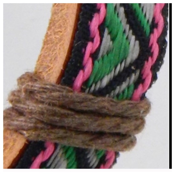 Genuine leather chevron bracket - Picture 3 of 3