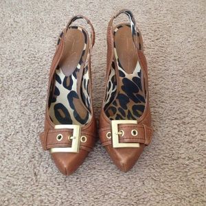 Jessica Simpson pumps!