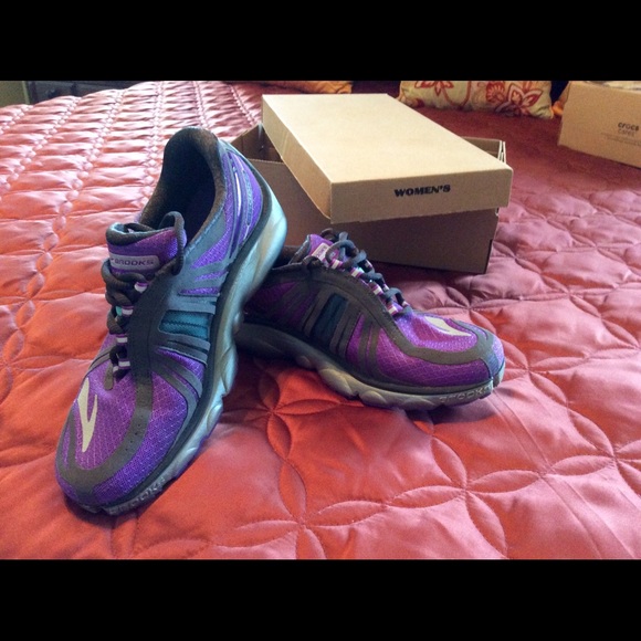 Brooks size 8.5 Purecadence Athletic Shoes