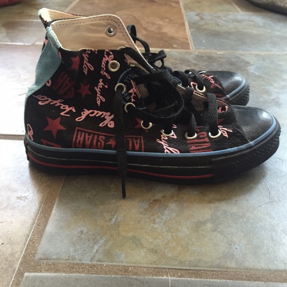 Converse - Picture 1 of 3
