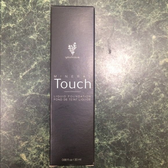 Younique Liquid foundation