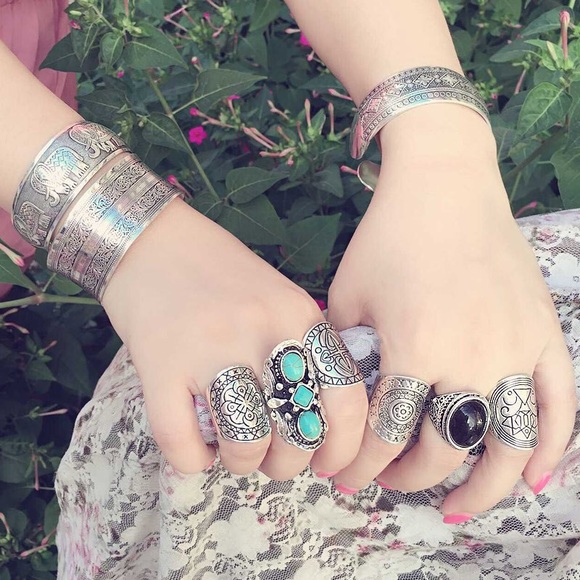 Set of 4 Boho Style Rings - Picture 3 of 4