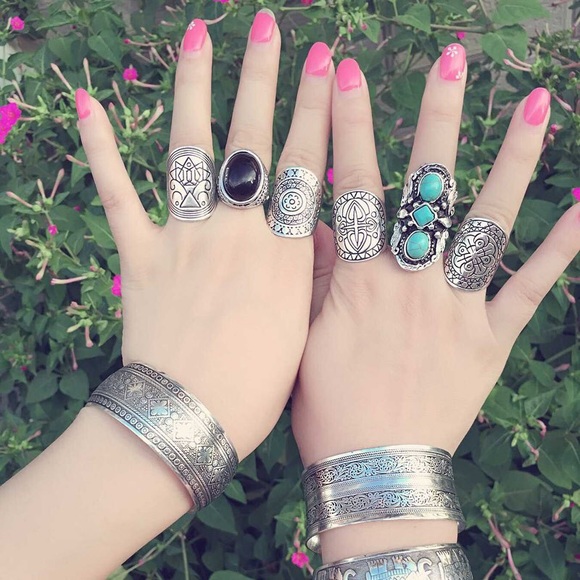 Set of 4 Boho Style Rings - Picture 4 of 4