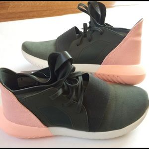 Women's Adidas Tubular Defiant - green/pink