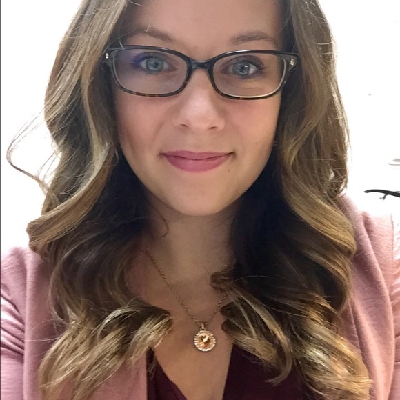 Meet your Posher, Julia - Picture 1 of 1