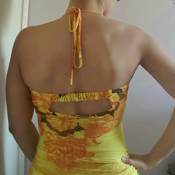 Floral Print Halter Top - Picture 2 of 4