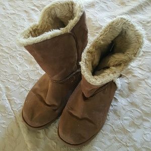 Airwalk ugg like boots