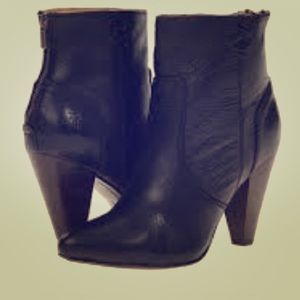 Frye Regina Heel Boots