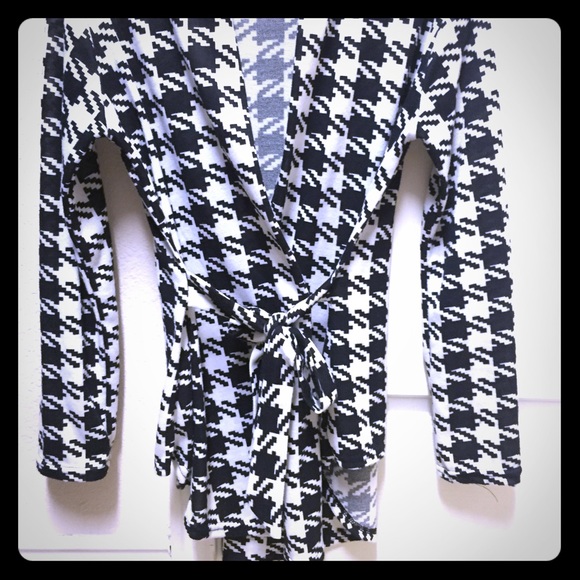 🎁Black and white Blazer.