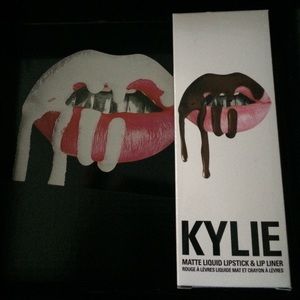 Kylie lip kit true brown k