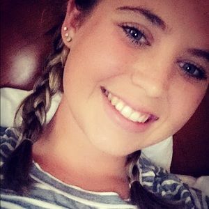 Meet your Posher, Lacey
