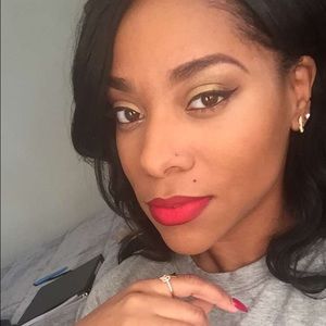 Meet your Posher, Jasmine