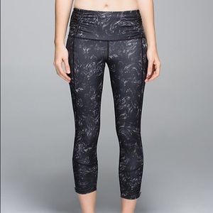 Lululemon Runday Crops size 10 perfect condition