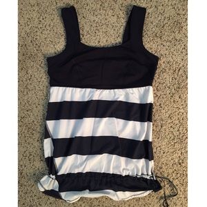 Lululemon navy/white tank top