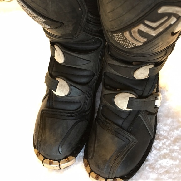 Youth dirt bike/moto boots size 2.