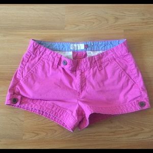 Super cute pink shorts 💕