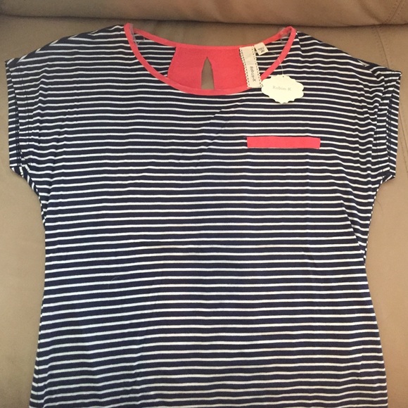 Cute casual top  *Yard sale tomorrow-5/28*