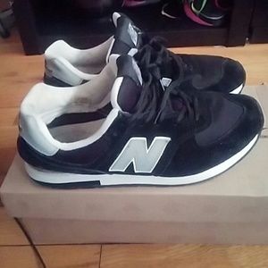 EUC New Balances 7.5 in women and 5.5 in boys