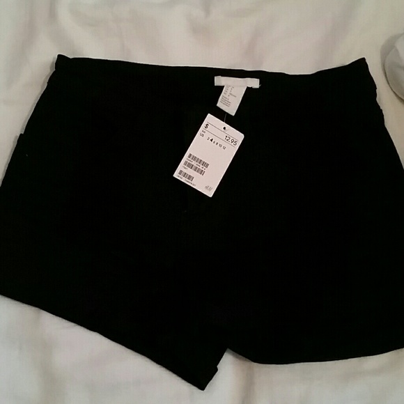 NWT H&M black shorts