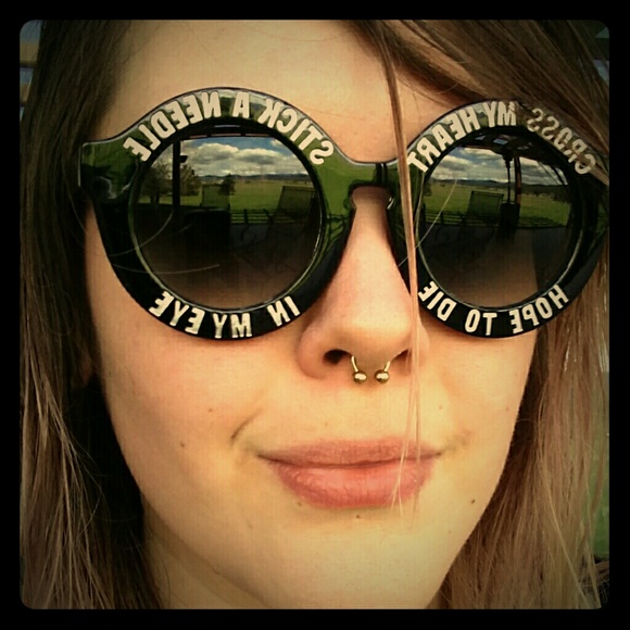 Sunglasses - Cross my heart hope to die