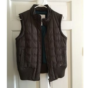 American eagle brown puffy vest