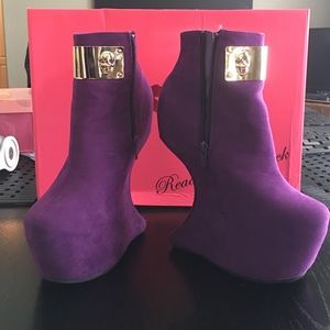 Heel-less wedge booties!! 💃🏻